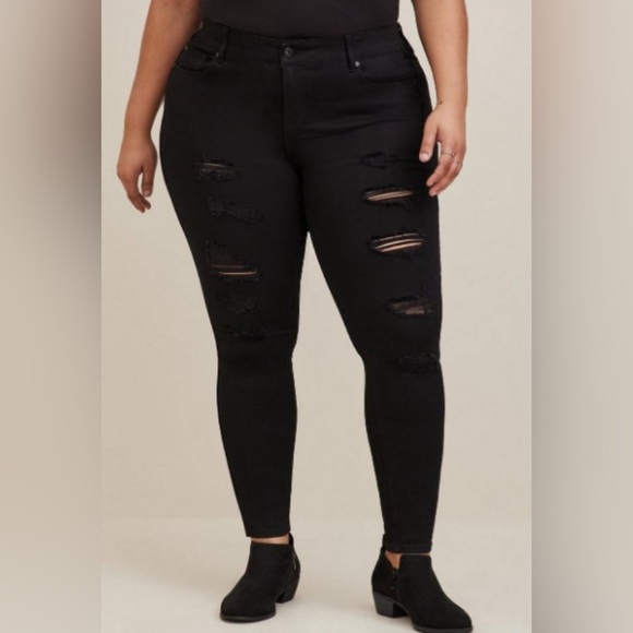 Torrid Sky High Skinny Premium Stretch High-Rise Jean - 22S - Picture 1 of 8